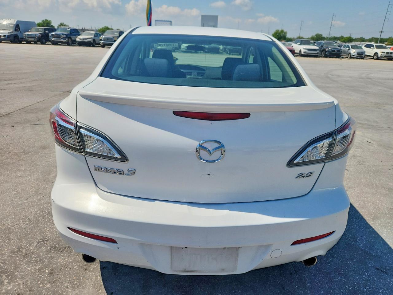 2011 MAZDA 3