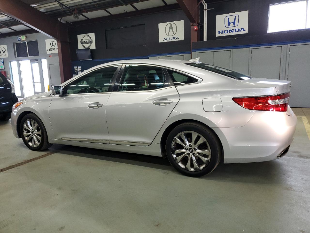 2012 HYUN AZERA