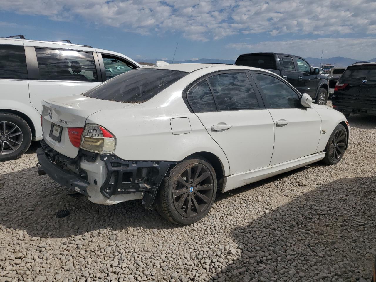2011 BMW 3 SERIES