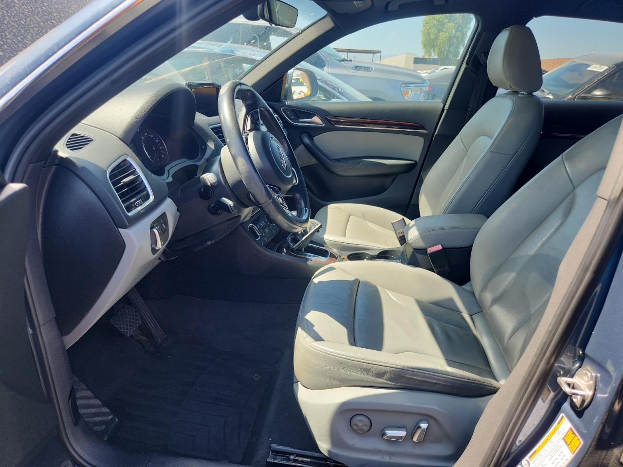 2016 AUDI Q3