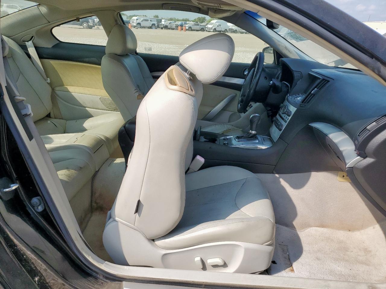 2013 INFINITI G37