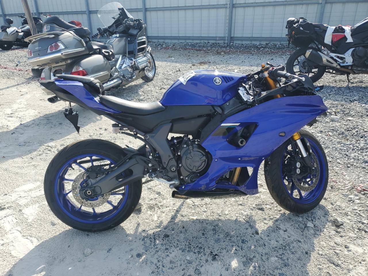 2025 YAMAHA YZFR7