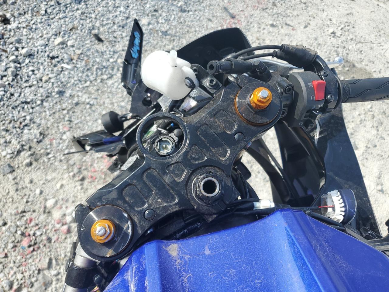 2025 YAMAHA YZFR7