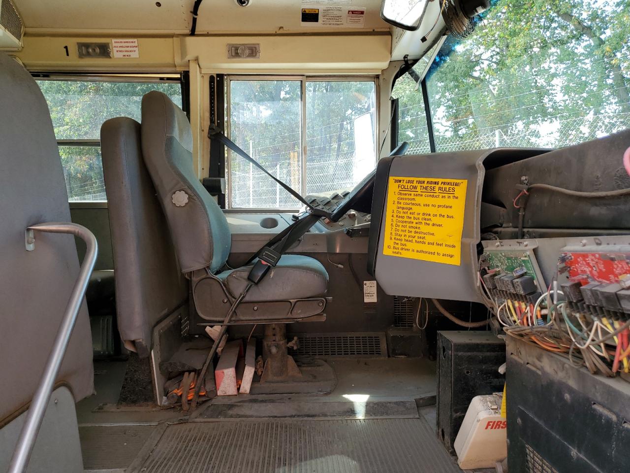 2011 INTERNATIONAL SCHOOLBUS