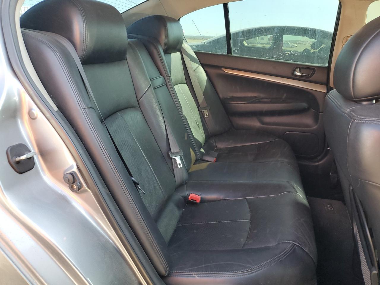 2011 INFINITI G37