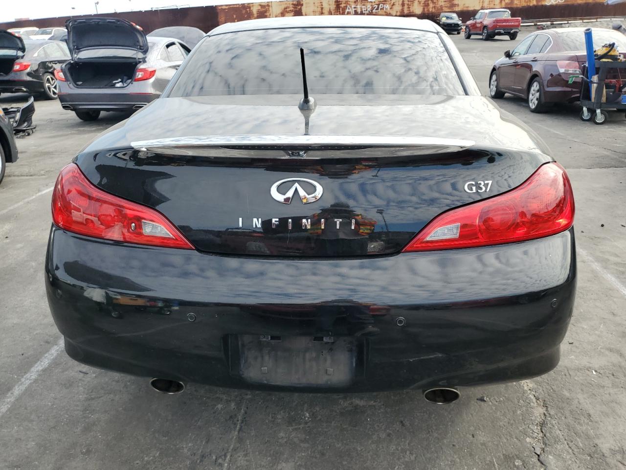 2013 INFINITY G37