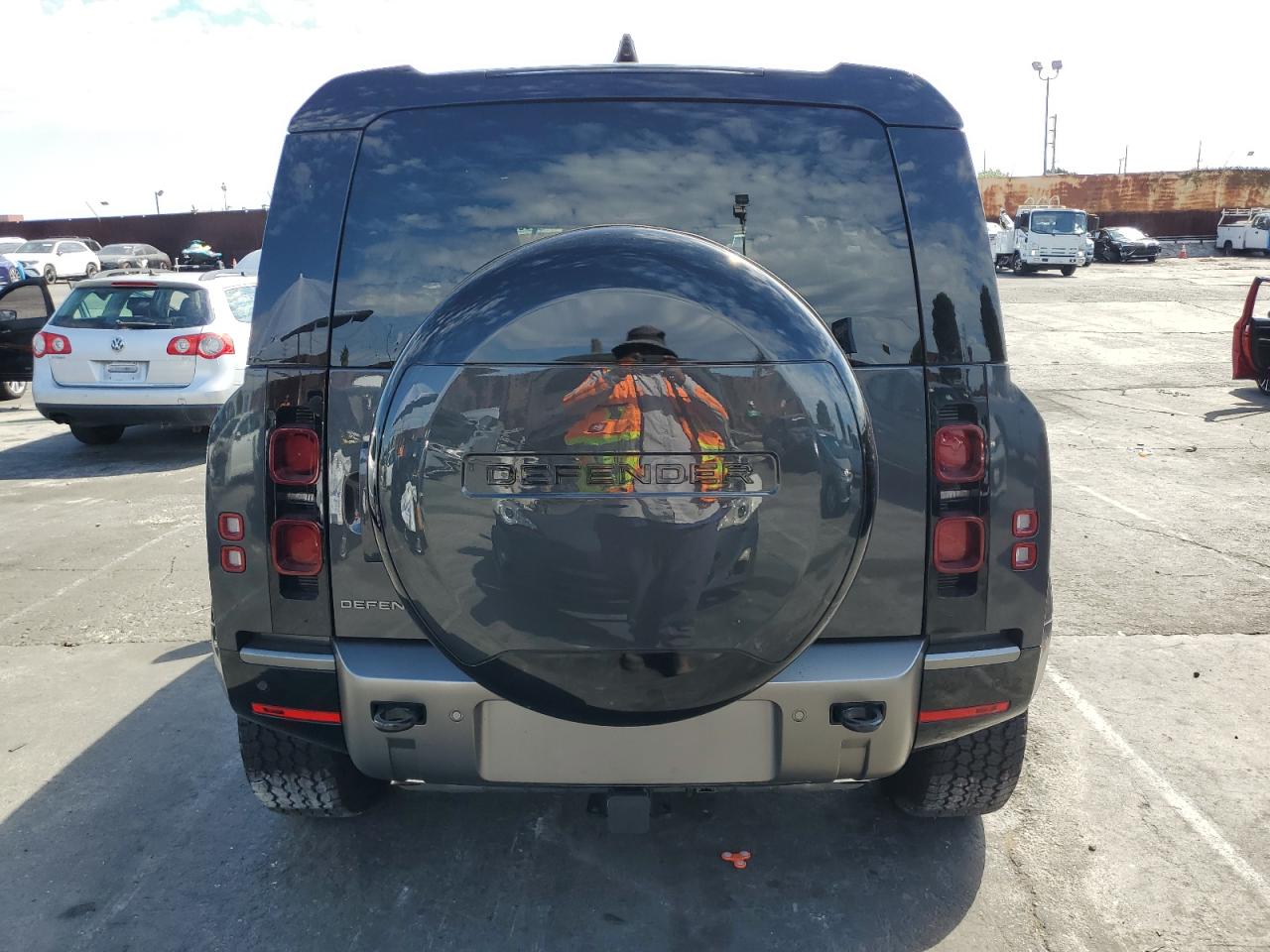 2025 LAND ROVER DEFENDER