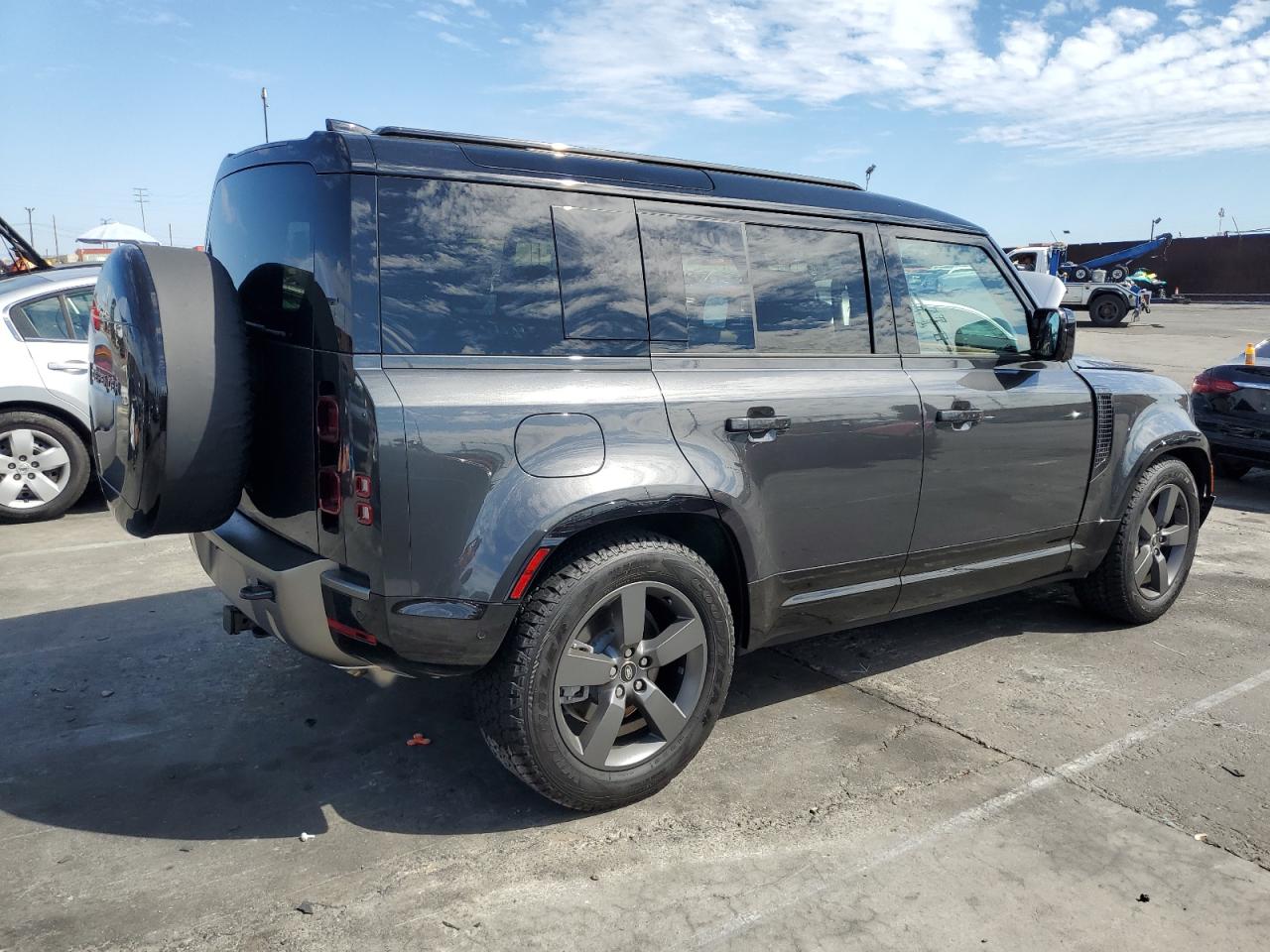 2025 LAND ROVER DEFENDER