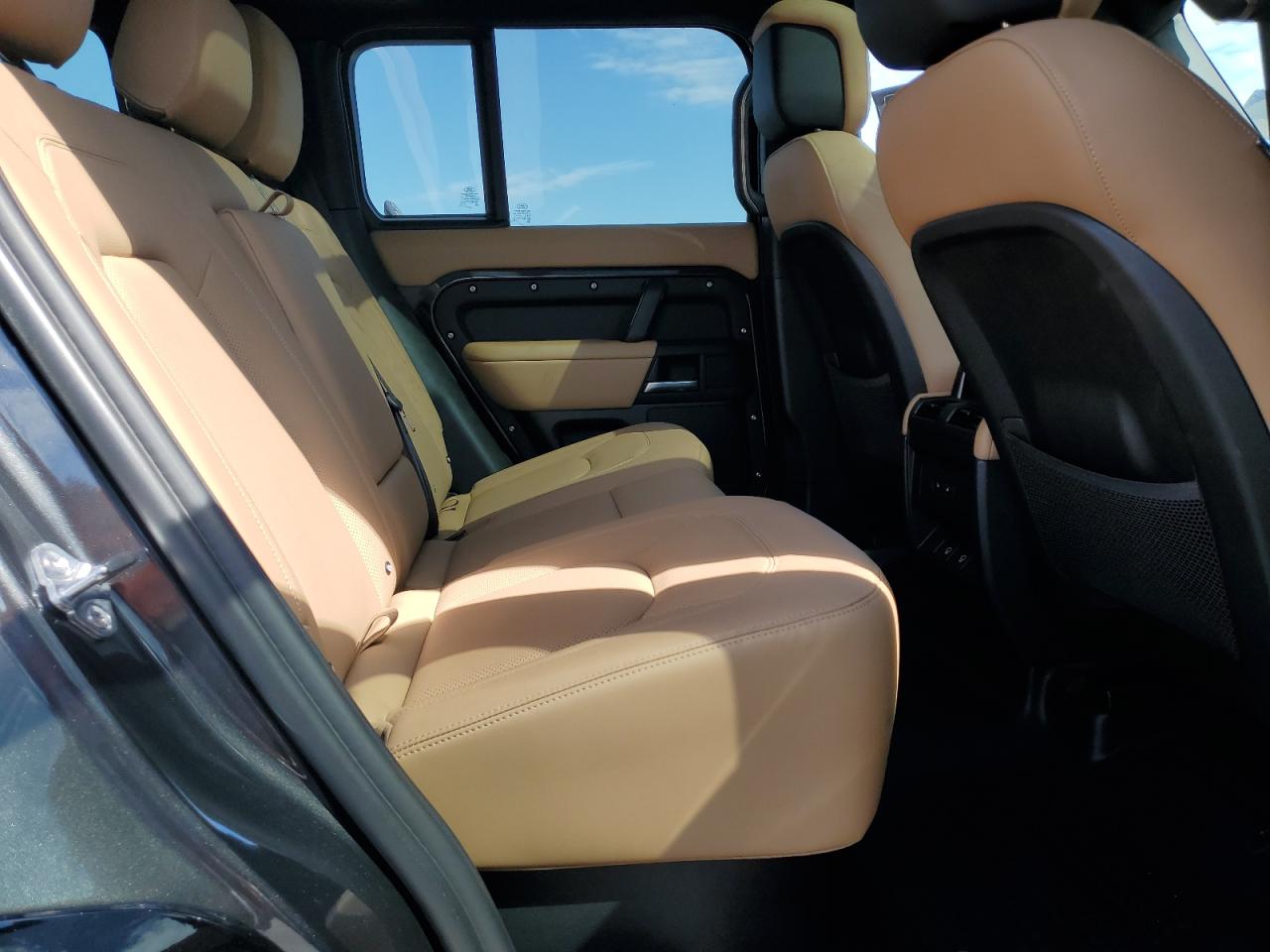 2025 LAND ROVER DEFENDER