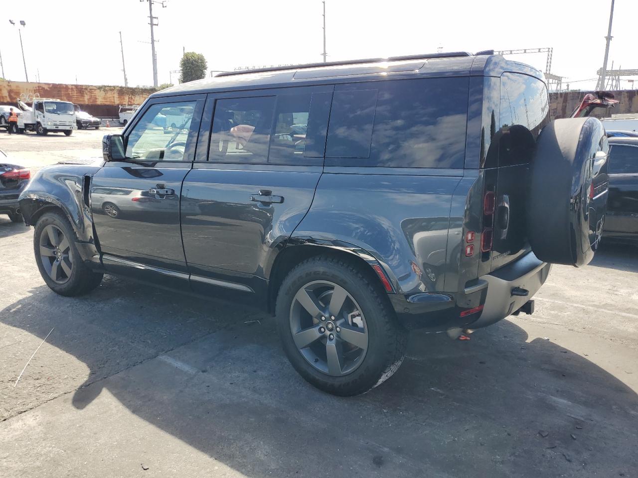 2025 LAND ROVER DEFENDER
