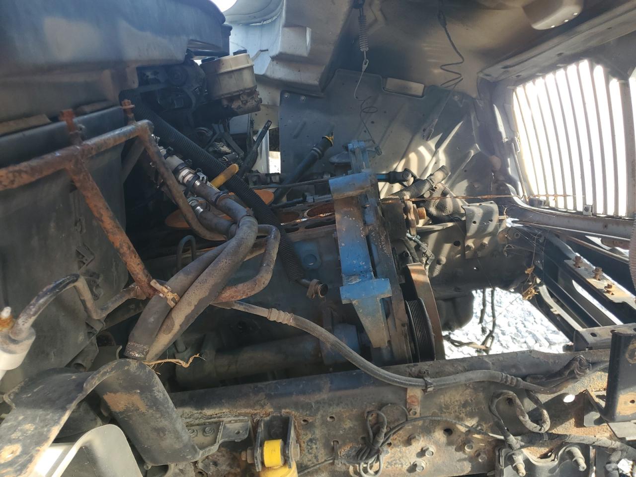 2003 INTERNATIONAL 4000 SERIE