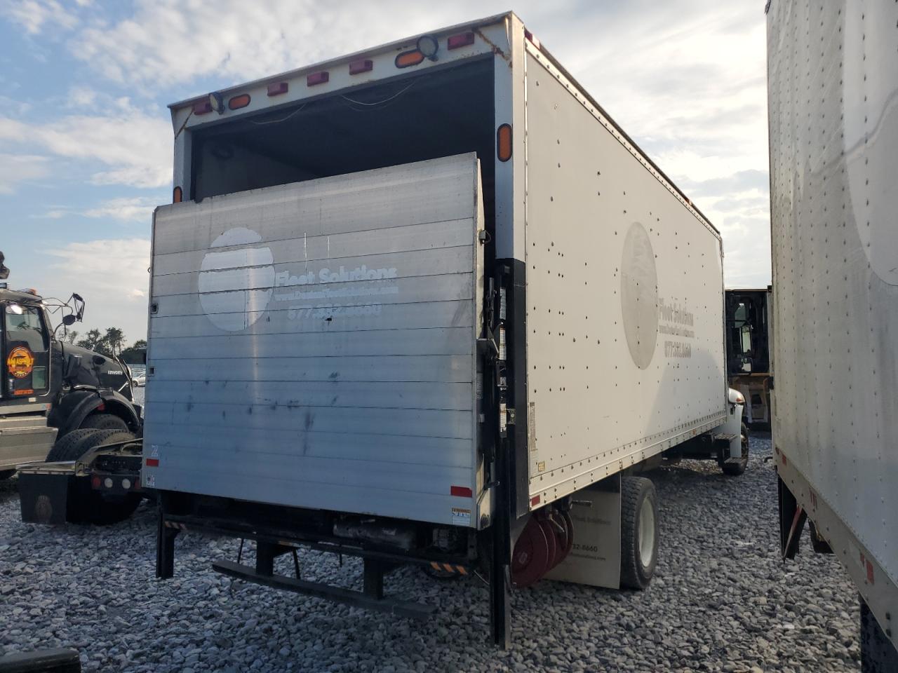 2003 INTERNATIONAL 4000 SERIE