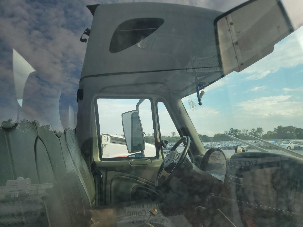 2003 INTERNATIONAL 4000 SERIE