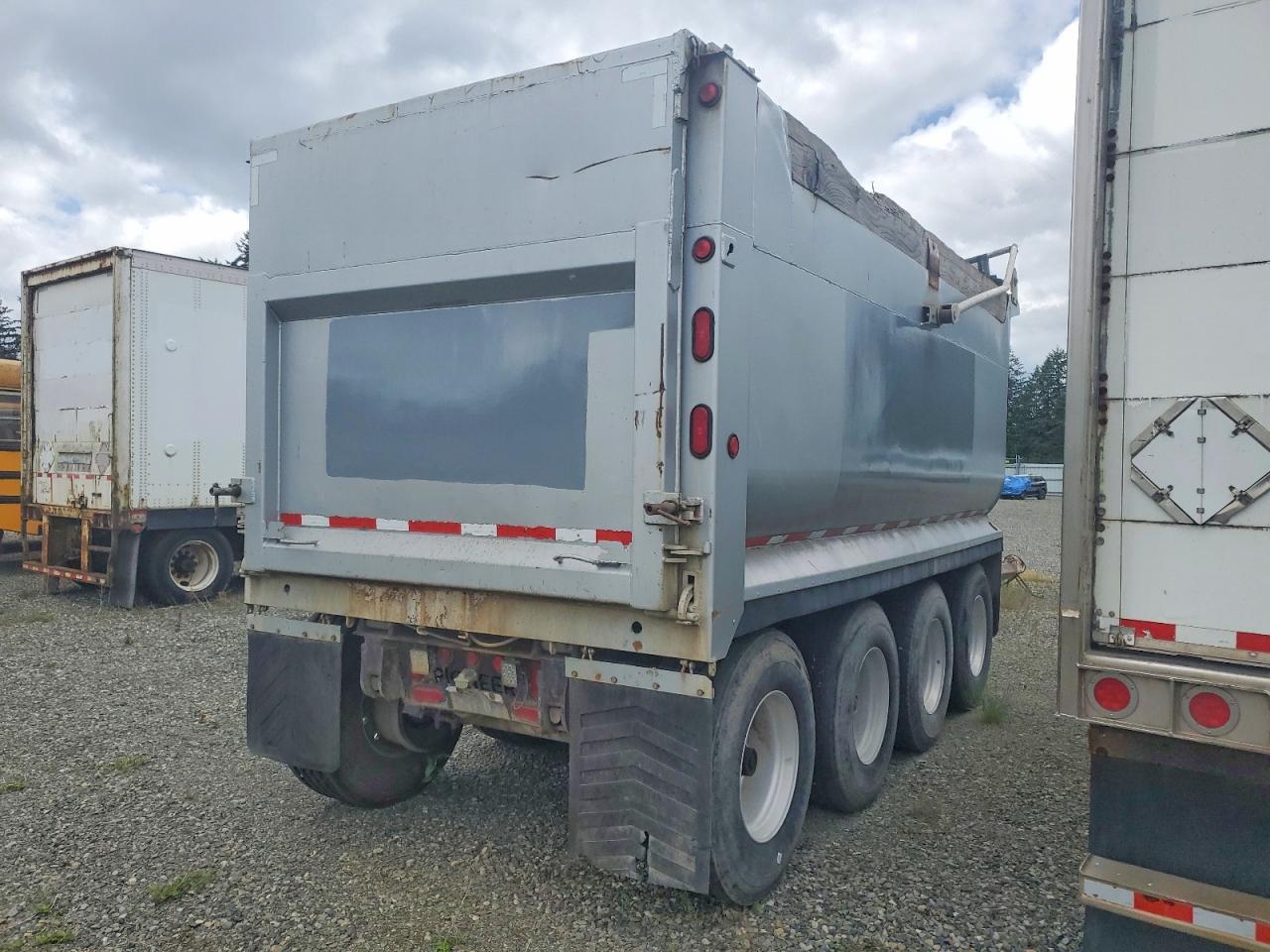 2002 'OTHER HEAVY EQUIPMENT' UNKNOWN