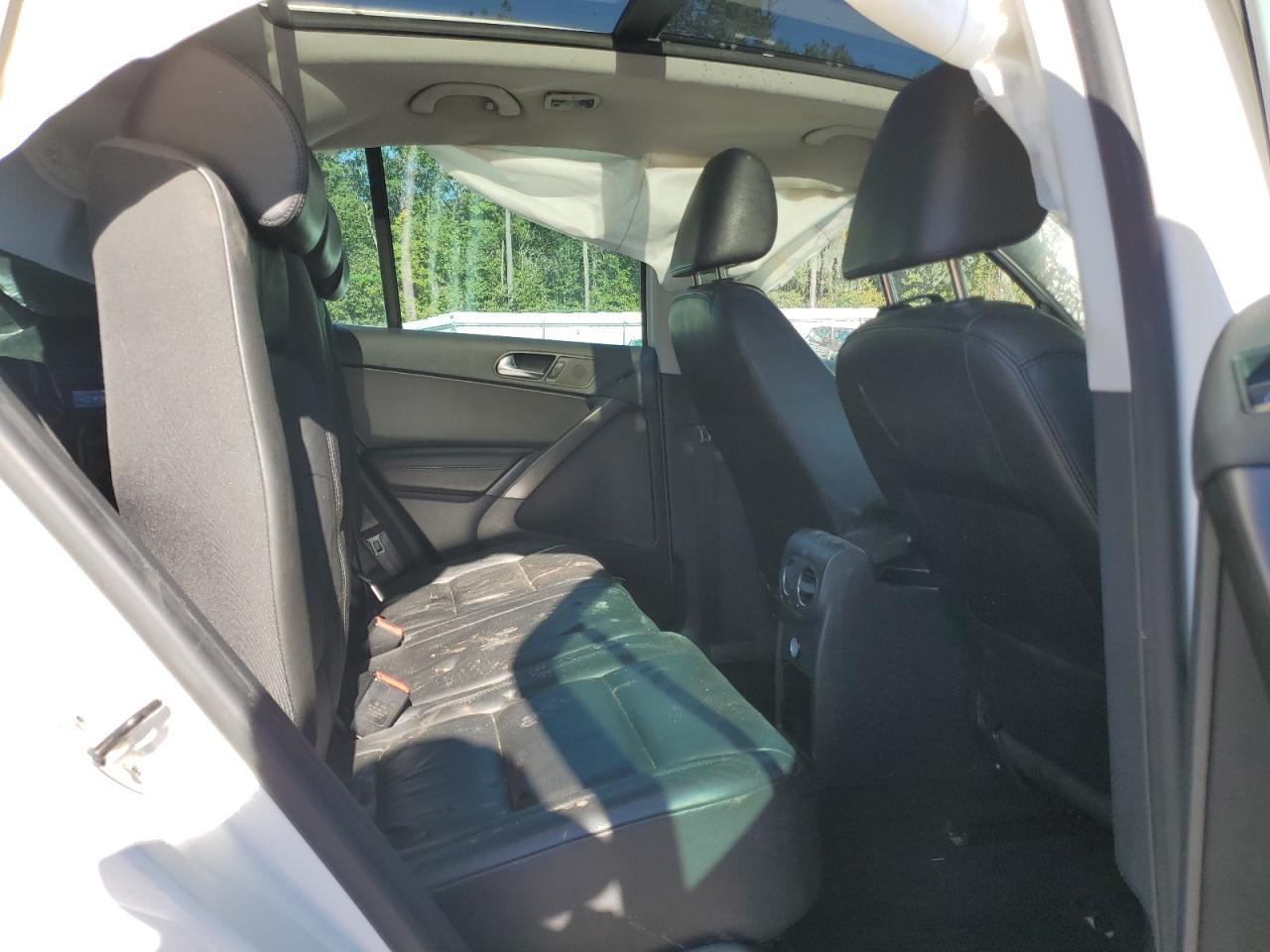 2009 VOLKSWAGEN TIGUAN