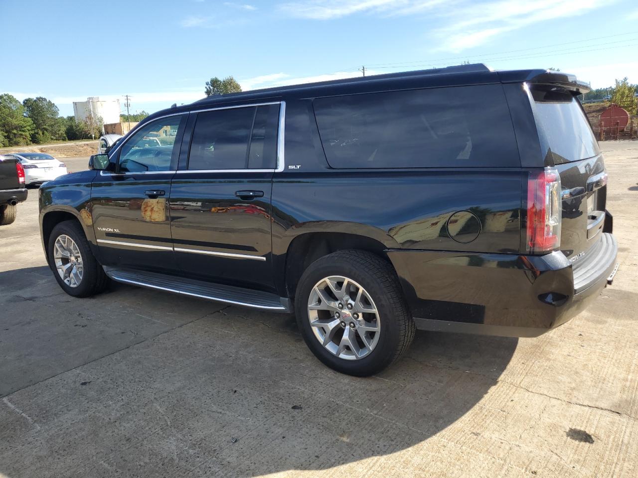 2016 GMC YUKON