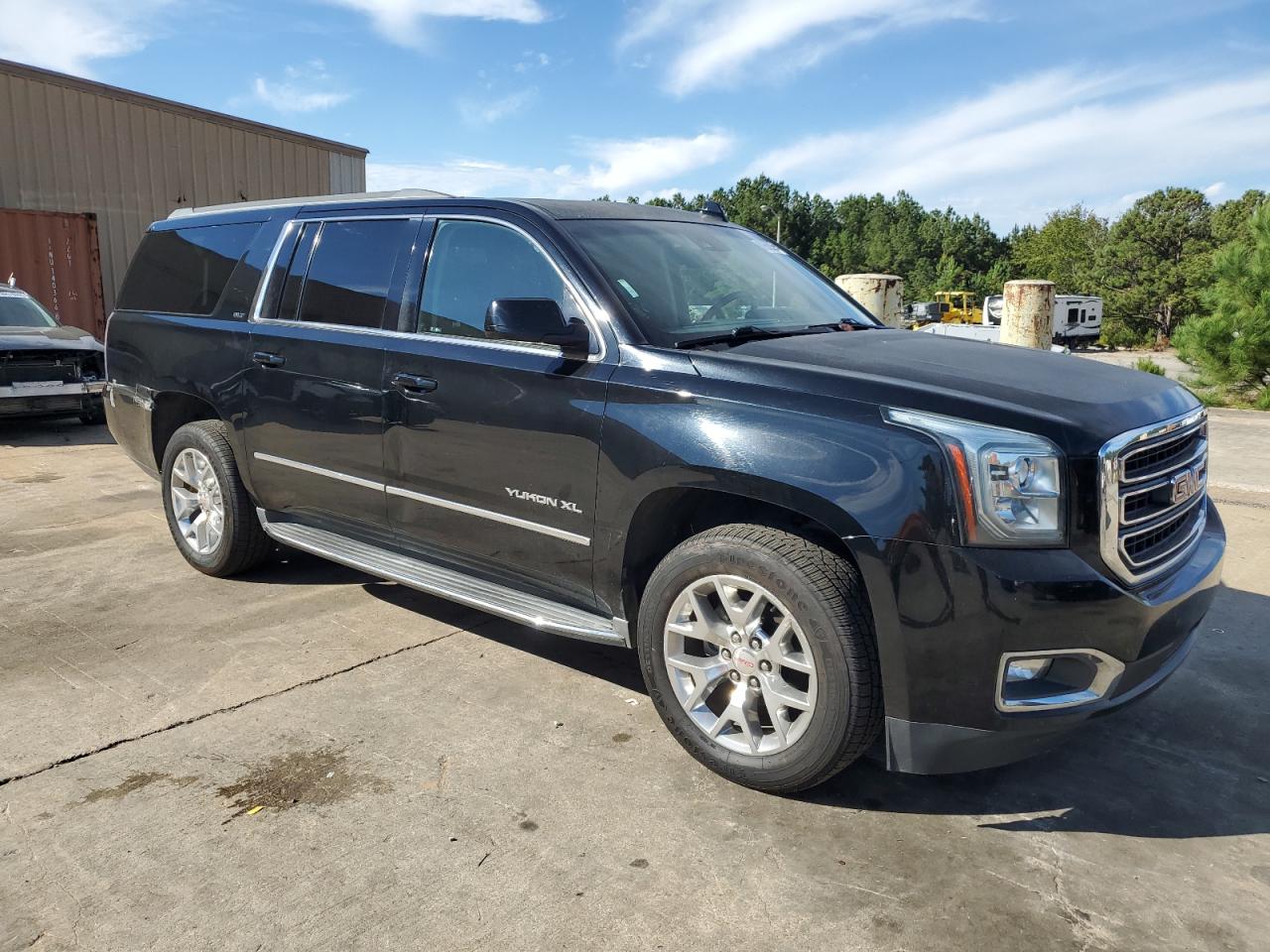 2016 GMC YUKON