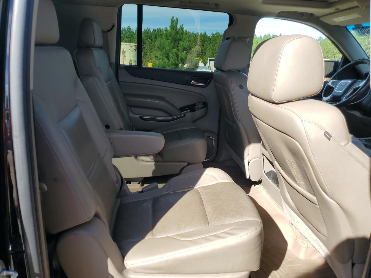 2016 GMC YUKON
