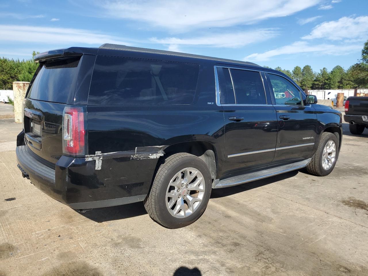 2016 GMC YUKON