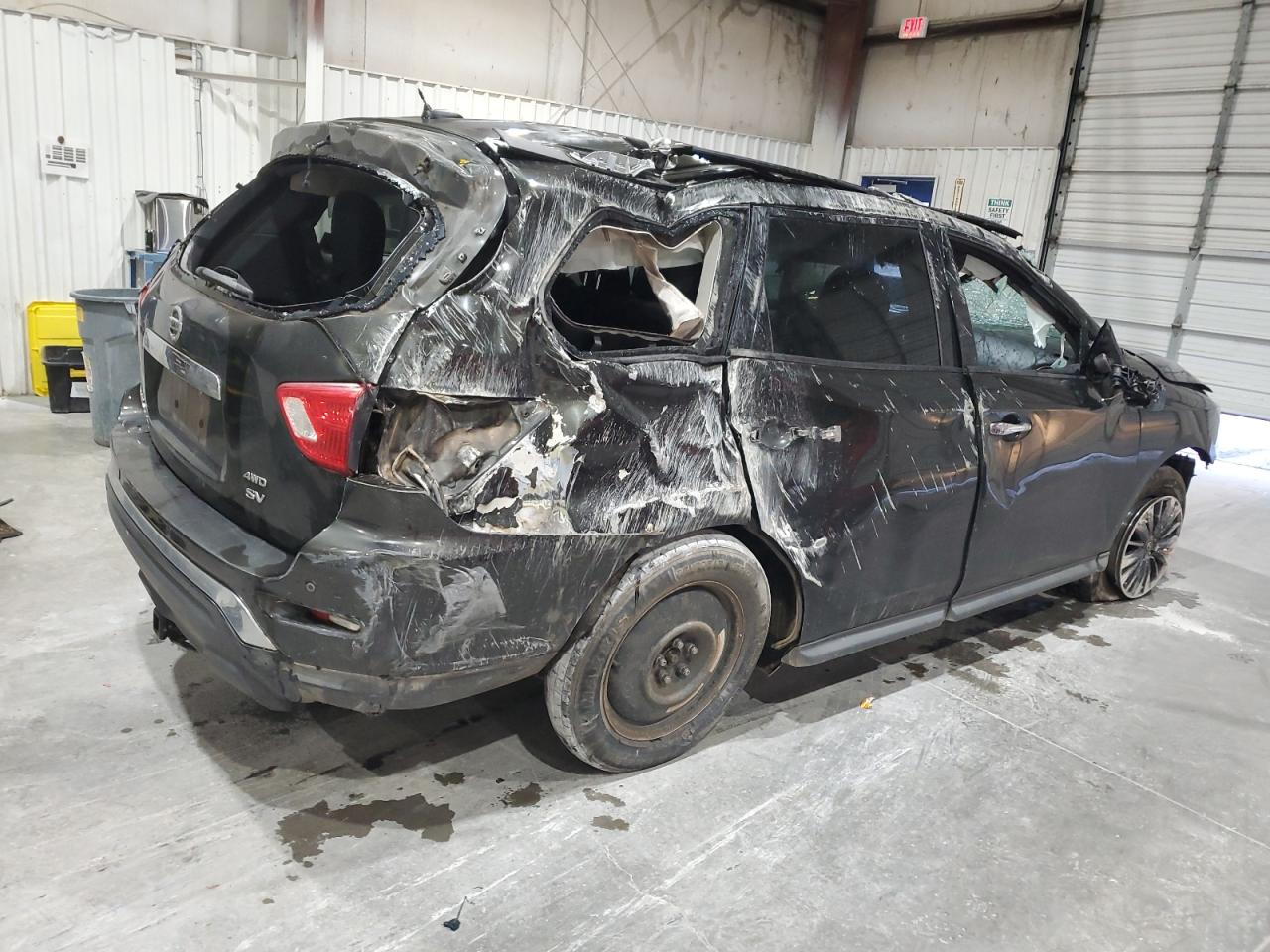 2017 NISSAN PATHFINDER