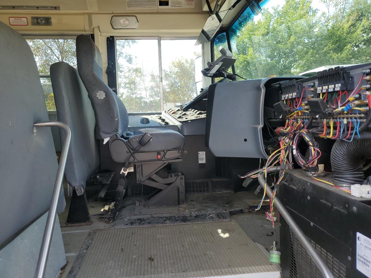 2011 IC CORPORATION CE SERIES