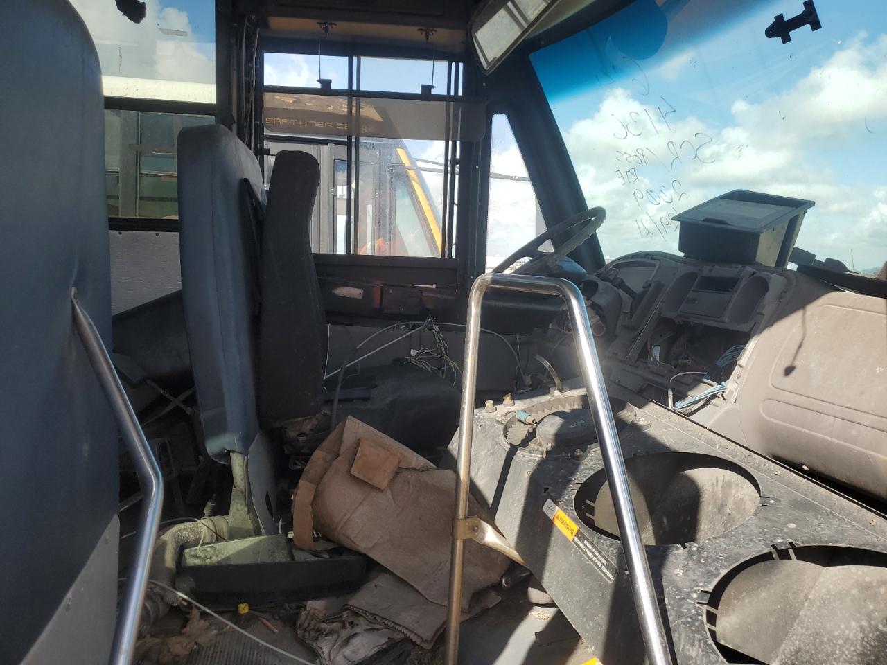 2009 FREIGHTLINER SAF-T-LINE
