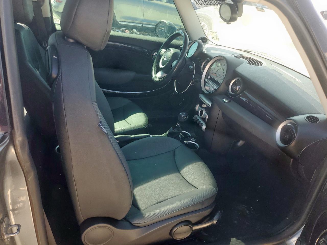 2010 MINI COOPER