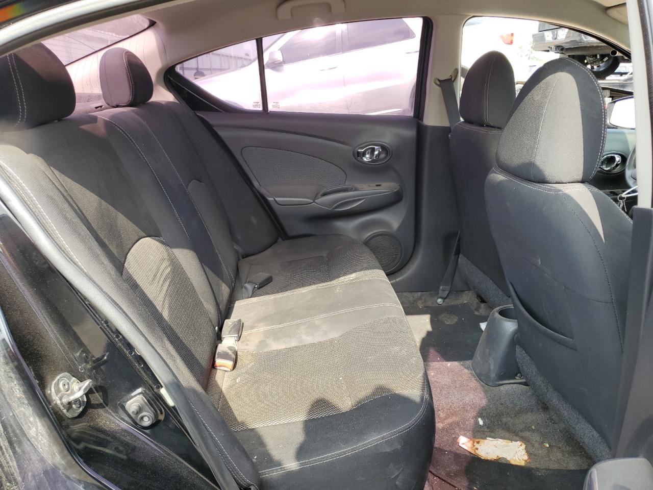 2016 NISSAN VERSA