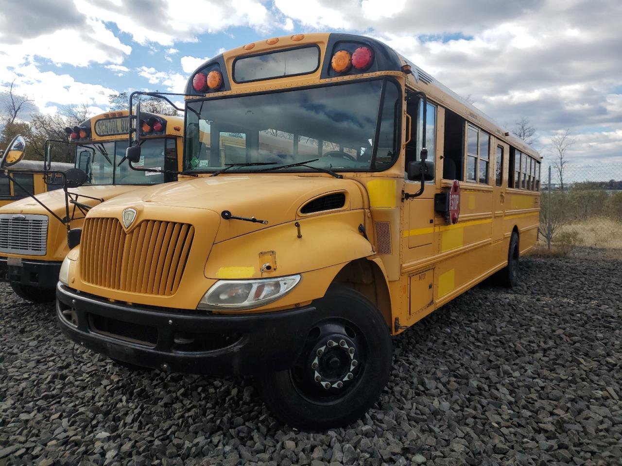 2011 IC CORPORATION CE SERIES