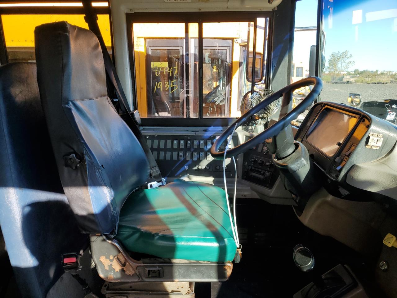 2004 FREIGHTLINER SAF-T-LINE