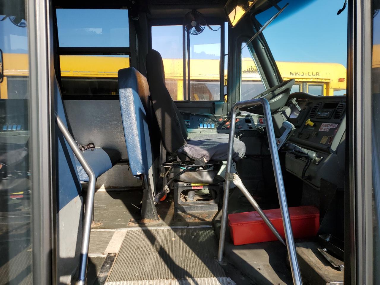 2008 THOM SAF-T-LINE