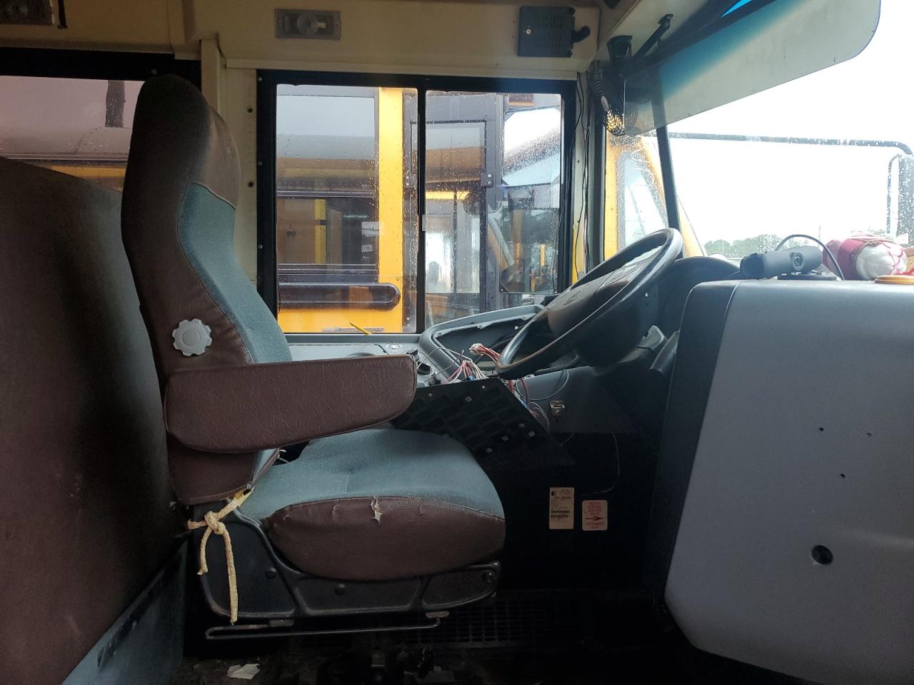 2011 IC CORPORATION CE SERIES