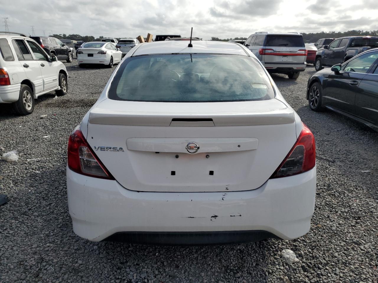 2019 NISSAN VERSA