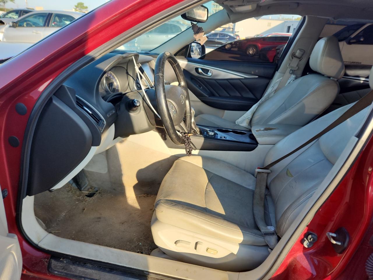 2015 INFINITI Q50