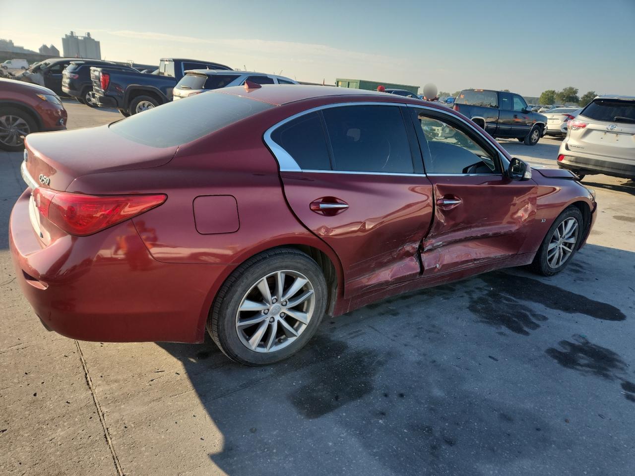 2015 INFINITI Q50
