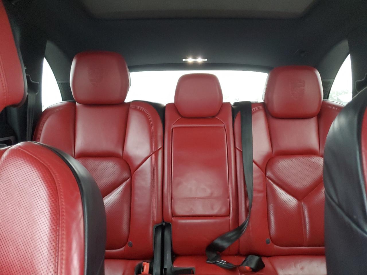 2017 PORSCHE CAYENNE