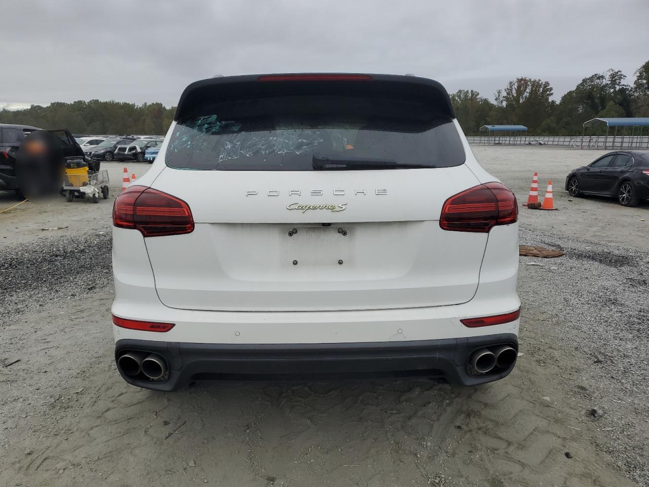 2017 PORSCHE CAYENNE