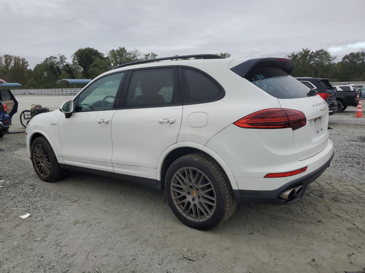 2017 PORSCHE CAYENNE