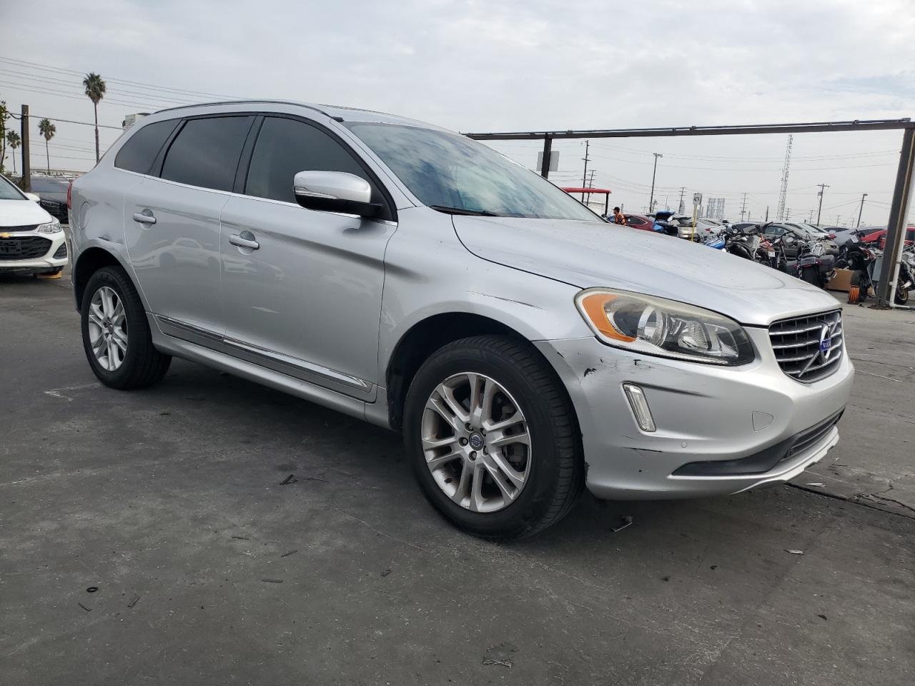 2015 VOLV XC60