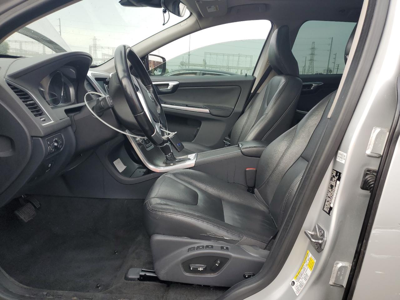 2015 VOLV XC60