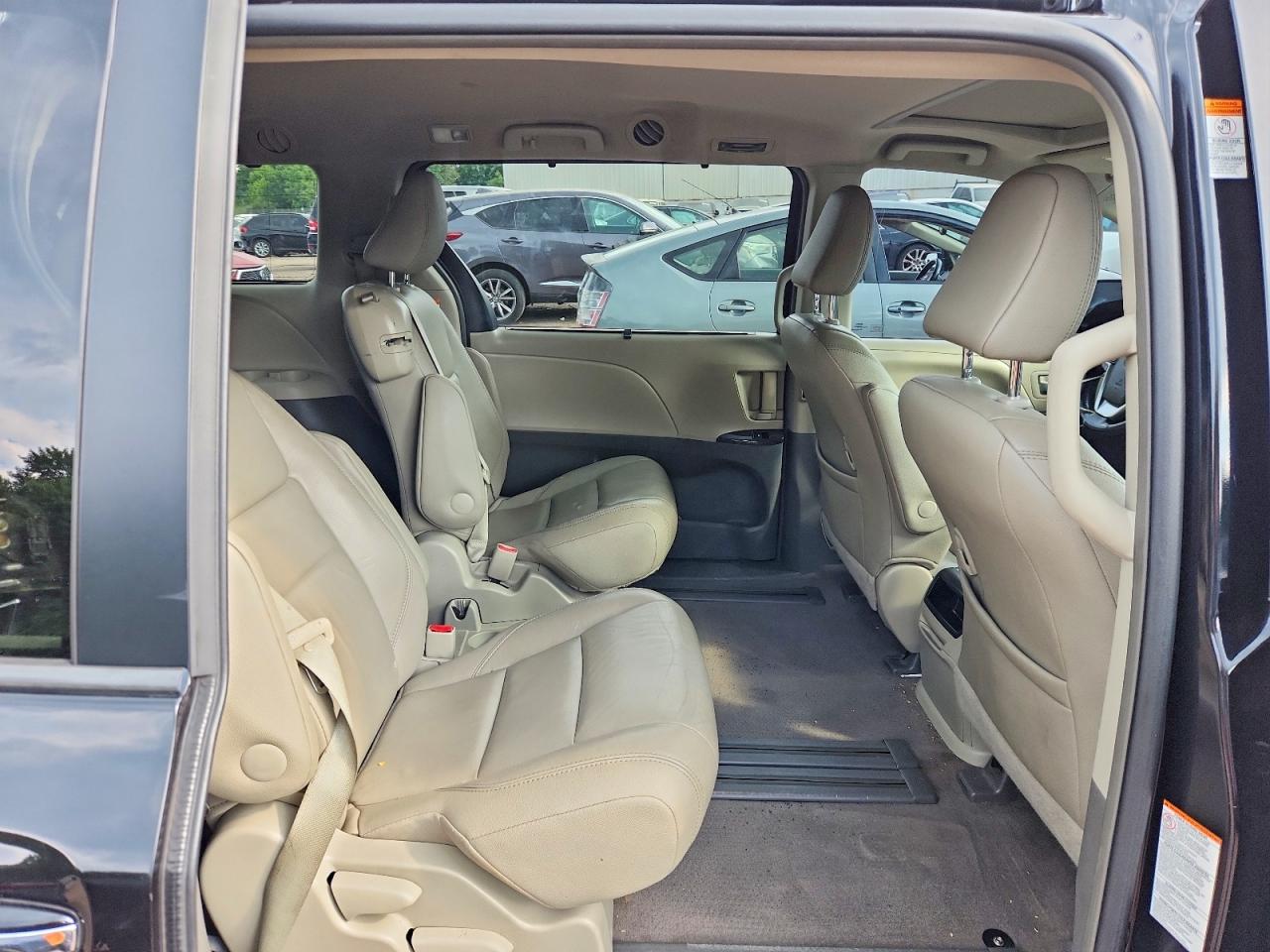 2015 TOYOTA SIENNA