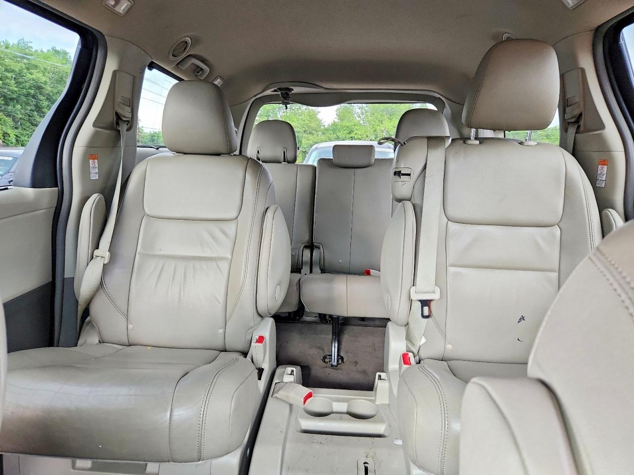 2015 TOYOTA SIENNA