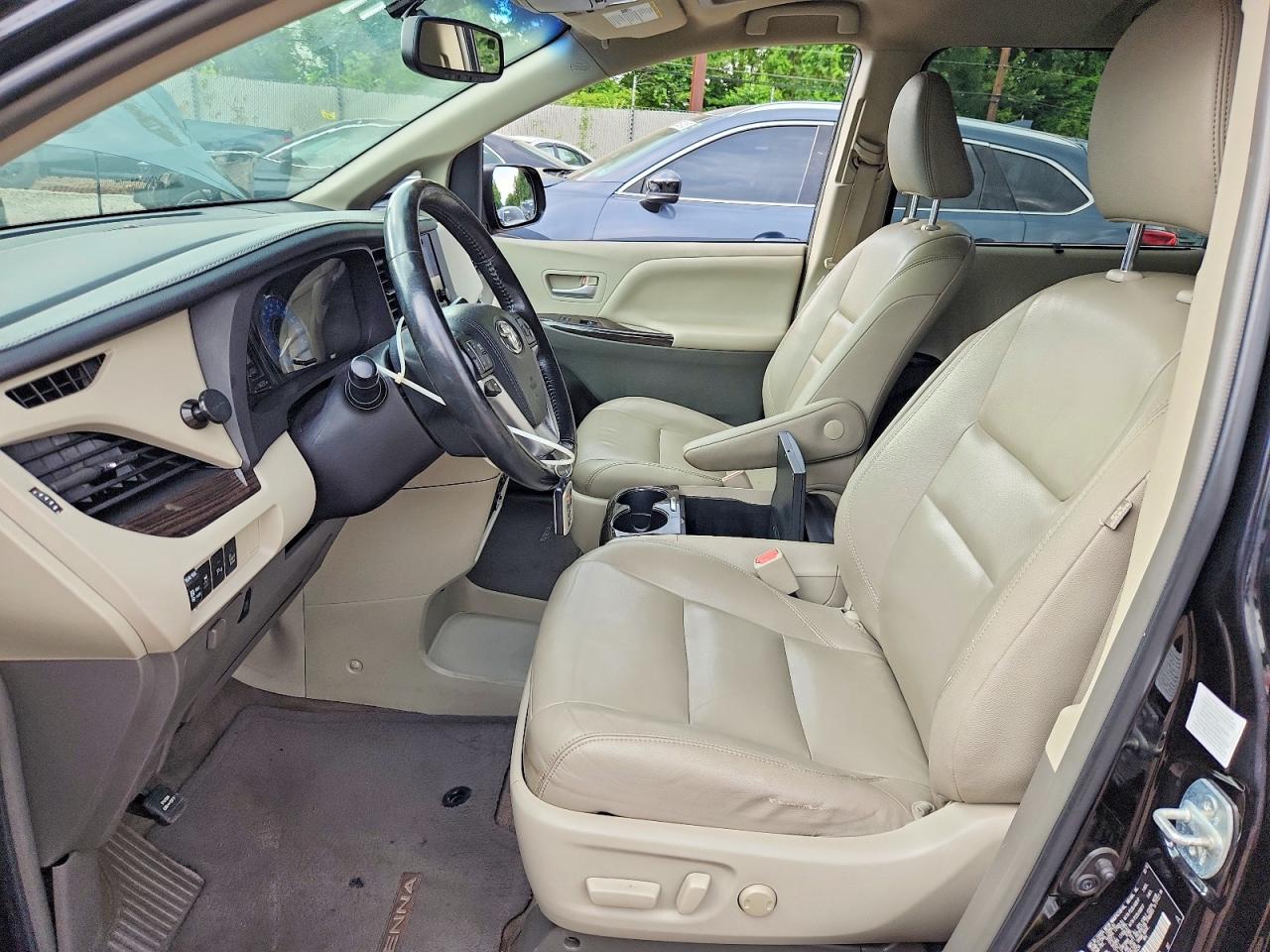 2015 TOYOTA SIENNA