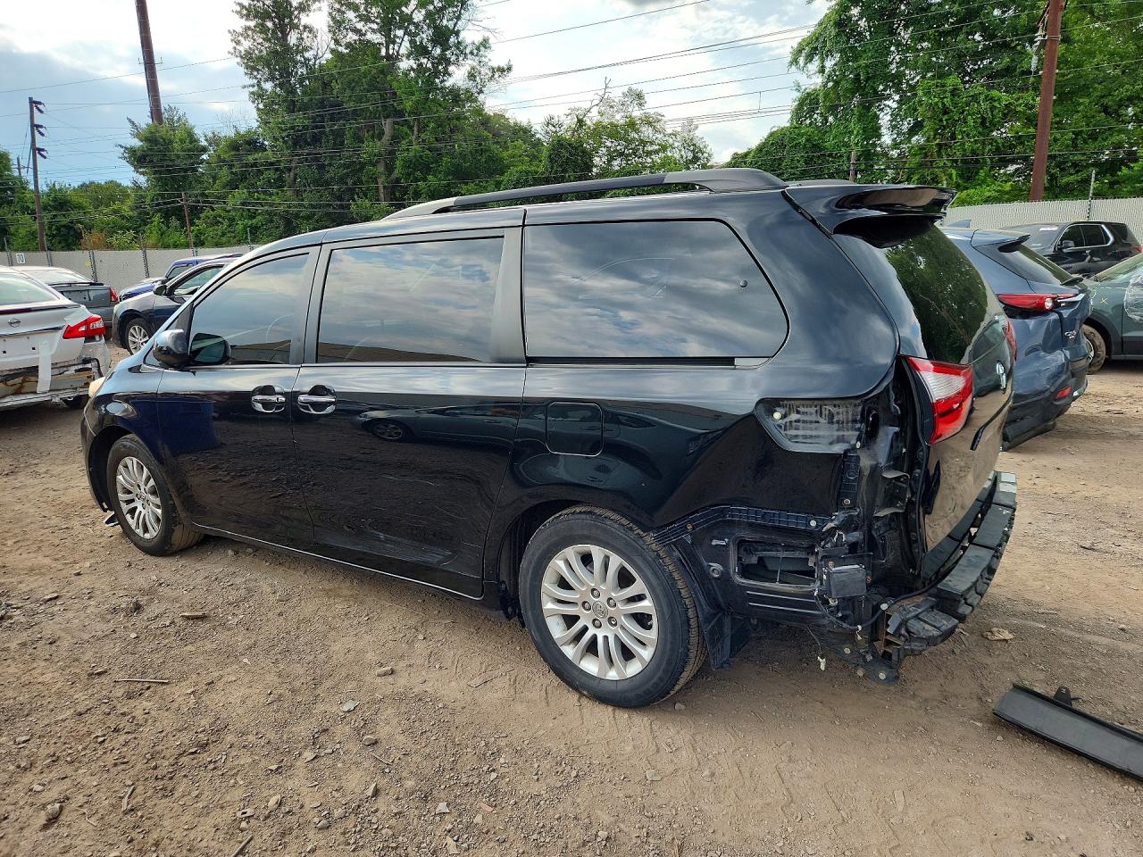 2015 TOYOTA SIENNA
