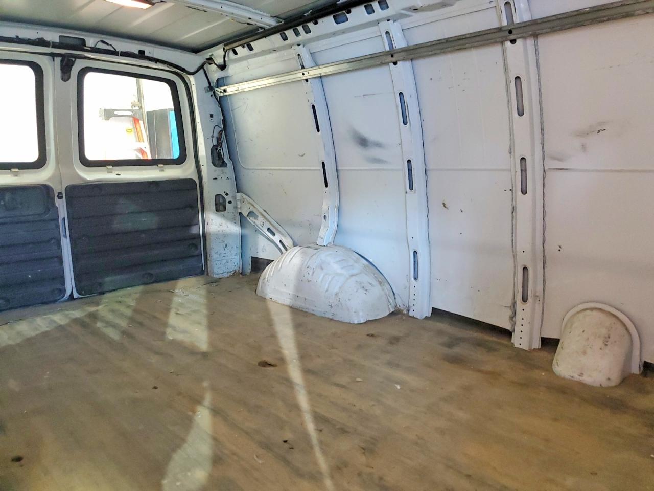 2013 CHEVROLET EXPRESS