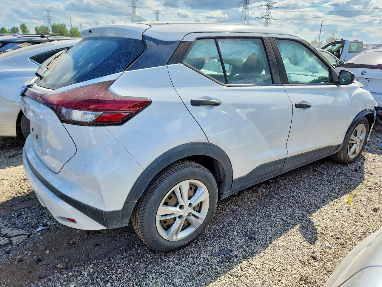 2021 NISSAN KICKS