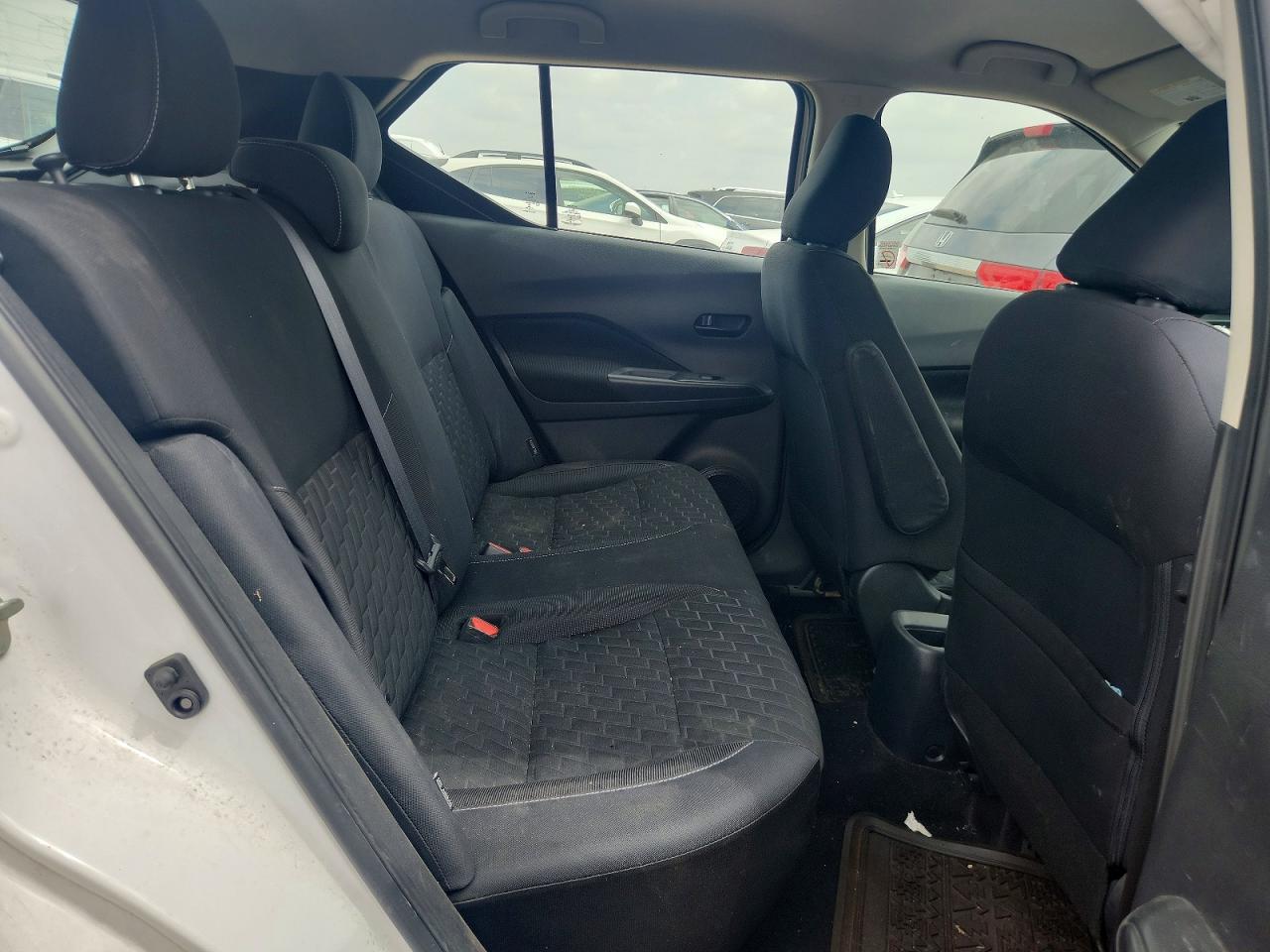 2021 NISSAN KICKS