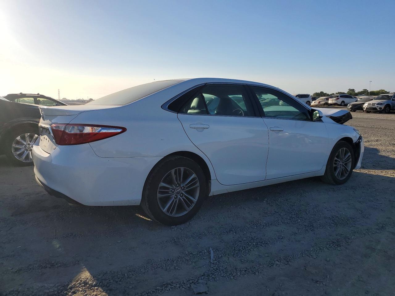 2015 TOYOTA CAMRY