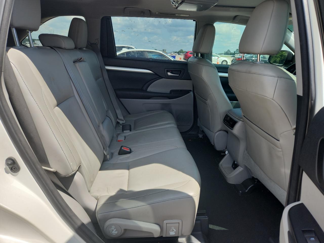 2015 TOYOTA HIGHLANDER