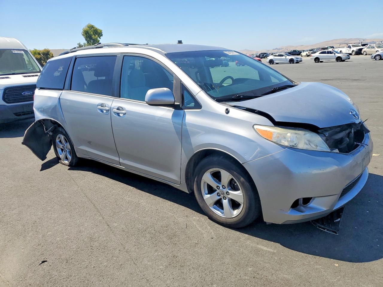 2013 TOYOTA SIENNA